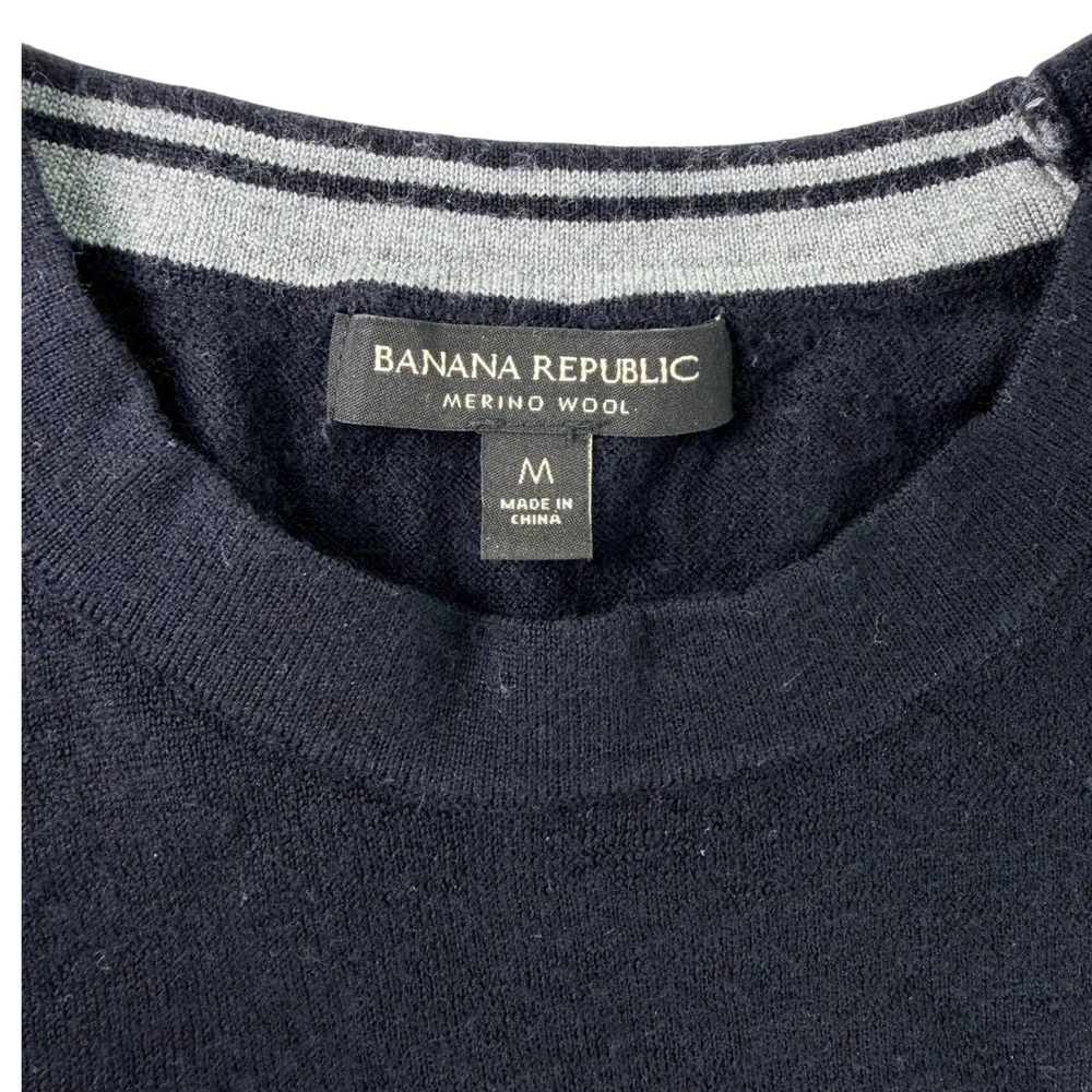 Banana Republic Mens M Black 100% Merino Wool Crewneck Sweater Lightweight